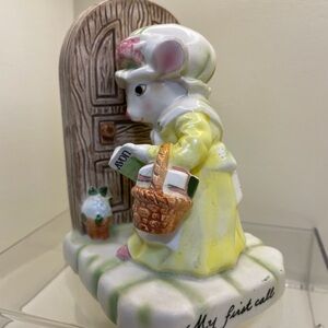 Vintage Avon “Precious Moments “ mouse knocking at door